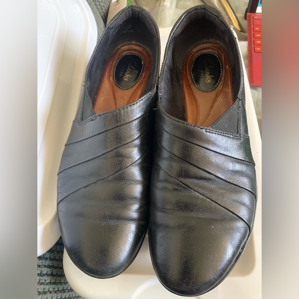 Clarks Black Leather Shoes size 8